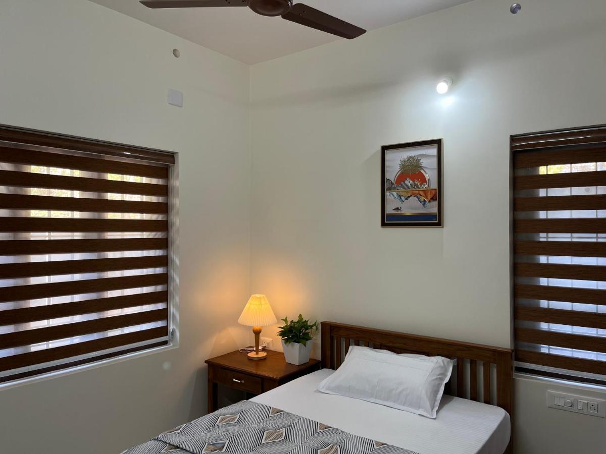 Solomon Apartments,Alappuzha Beach. Luaran gambar
