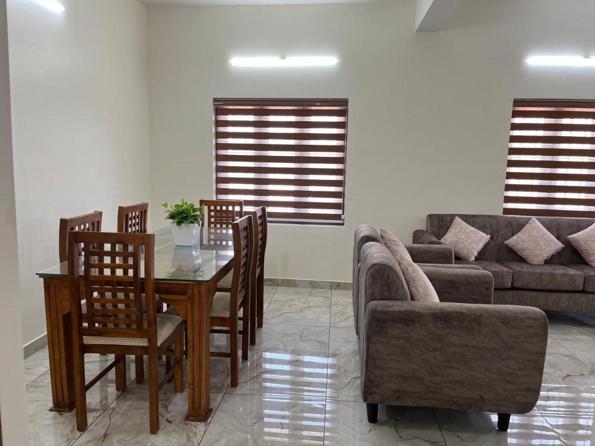 Solomon Apartments,Alappuzha Beach. Luaran gambar